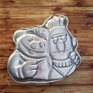 Vintage Wilton Aluminum Sesame Street Bert And Ernie Cake Mold Pan Muppets